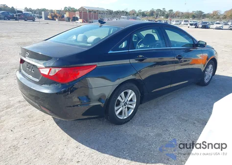 2013 Hyundai Sonata Gls z USA, uszkodzony, nr VIN 5NPEB4AC9DH795803